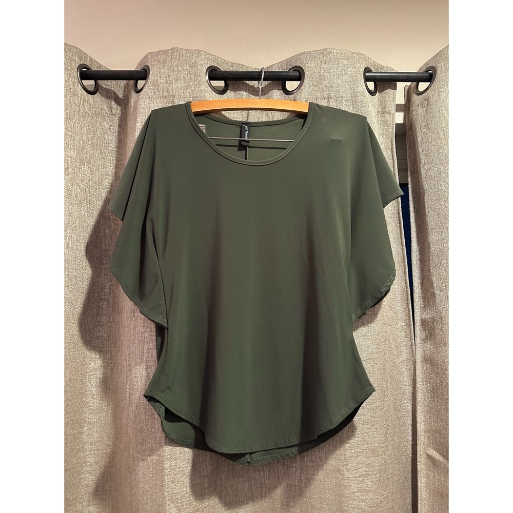 Like New Jm Fleurette Chic Olive Women's Blouse